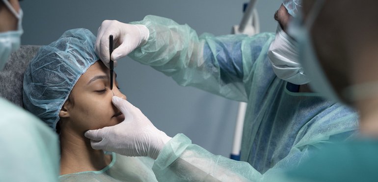 nose surgeon dwarka